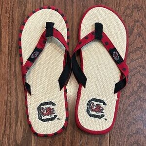 NWOT University of South Carolina Gamecocks flip flops, NWOT, size M 7-8